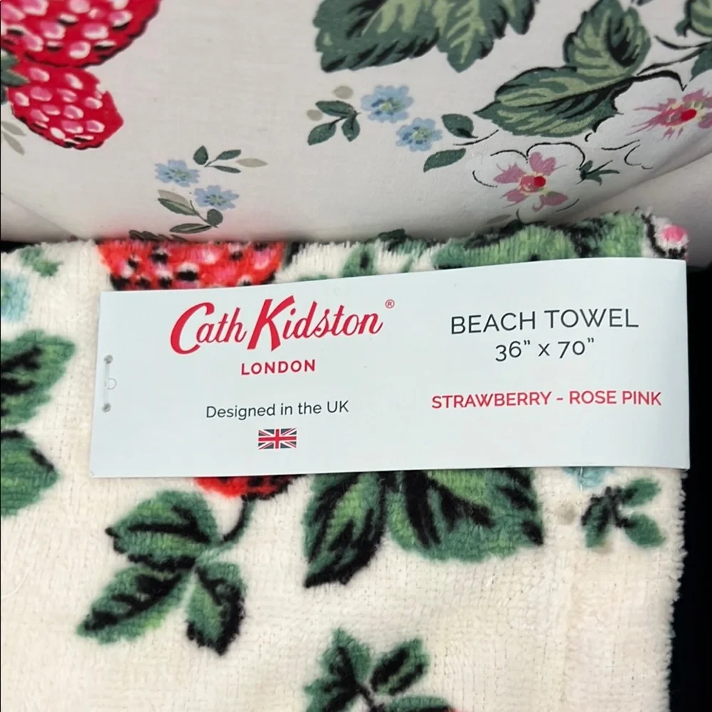 Cath Kidston Strawberry Pink Twin Comforter / Quilt & Sham Dorm Set plus Towel